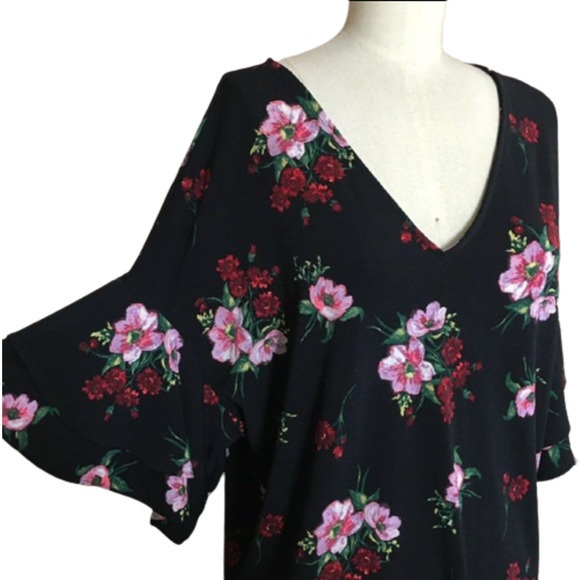 NWT NEW Express Large Black Floral Ruffle Flutter‎ Sleeve V Neck Blouse - Picture 16 of 16
